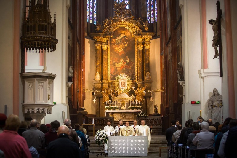Úprava liturgického prostoru v kostele Nanebevzetí Panny Marie v Chrudimi